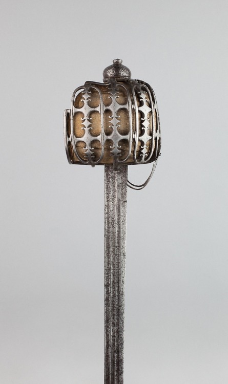 aic-armor:Basket-Hilted Broadsword (Claymore), 1750, Art Institute of Chicago: Arms, Armor, Medieval