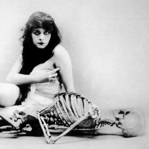 creepybits: Theda Bara (1915)