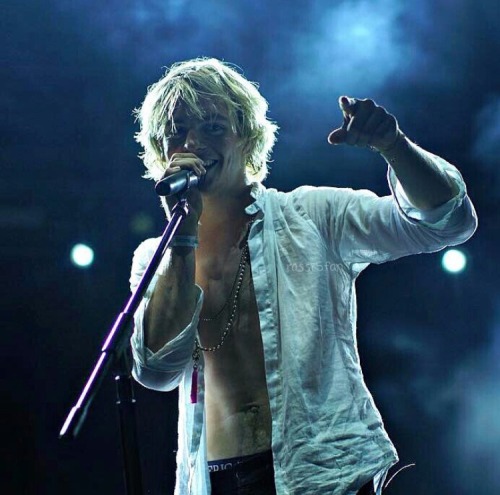 yaysters-blog:  Ross Lynch