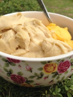 lululida:  Breakfast :) mango and banana ice cream 