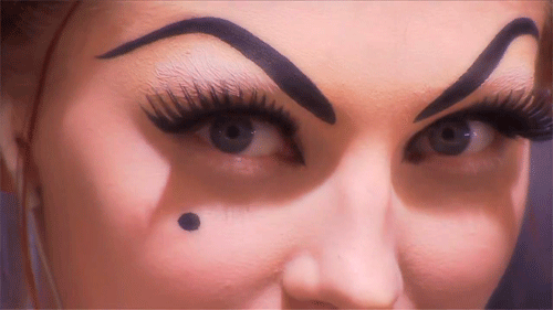 larastonestits:  Olga Sherer backstage at Christian Dior, Fall/Winter 2007 Couture  For loads more check out out our: tumblr - http://makeupfetishist.tumblr.com and our subreddit http://www.reddit.com/r/makeupfetish