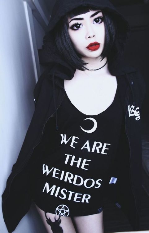 ∆Goth blog∆ Follow me for more pic 