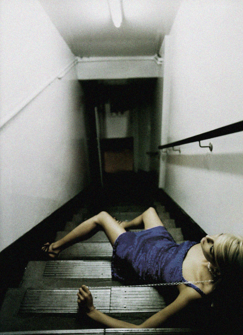dormanta:Linda Evangelista in “Night Shifts” by Glen Luchford for Vogue UK November 1994