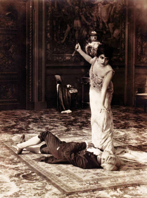 Porn photo Francesca Bertini, 1920’s.