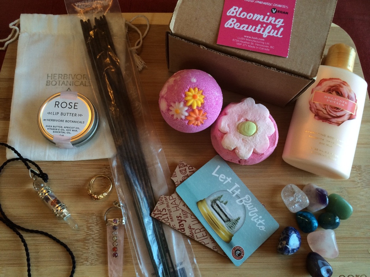 sacred-lands:  Sacred-Lands’ Self-Care Giveaway! Hi everyone! I’m having my