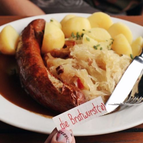 What&rsquo;s your favourite German food? die Bratwurst - fried sausage . . . #bratwurst #sausage