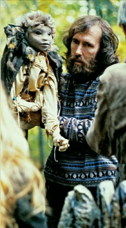 jimhenson-themuppetmaster: Jim Henson with an early Jen Prototype during one of the early test shoot