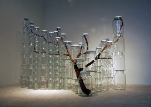 swallowtailed:yvfu:mementomoriiv:Naoko Ito there’s gotta be a better way to store branches [id: two 