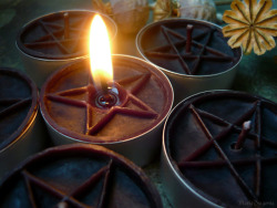 mariadragonia: Pentagram Tea Light Candles - Etsy