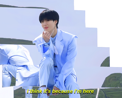 Taemin: *sees Bright Light*its Because Were SHINee
