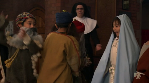 As promised, here are some screencaps from Chloe’s scene in last night’s “The League”. She had a very minor role, no speaking, but its awesome. She’s a kid playing Mary in a church play (she’s in the blue robe). This