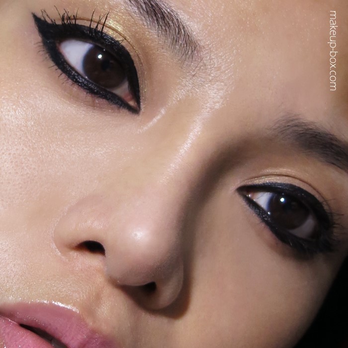 makeupbox:  Lee Hyori Inspired Graphic Cat-eye Liner Look — I love Lee Hyori. She’s