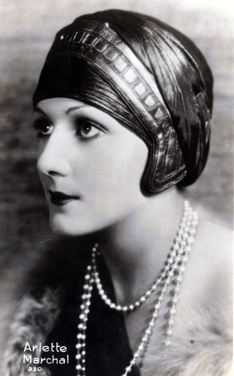 les-annees-vingt: Arlette Marchal, 1925.