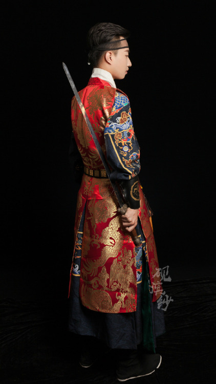 hanfugallery:Traditional Chinese hanfu by 砚滨纱汉服