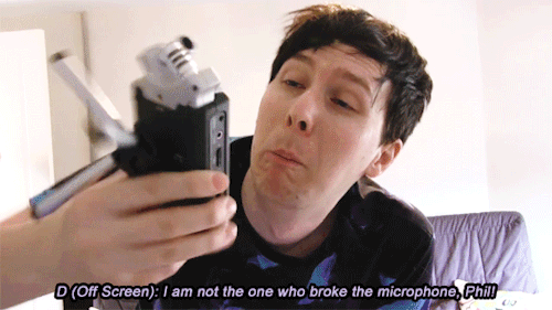 qanhowell: R.I.P. microphone 