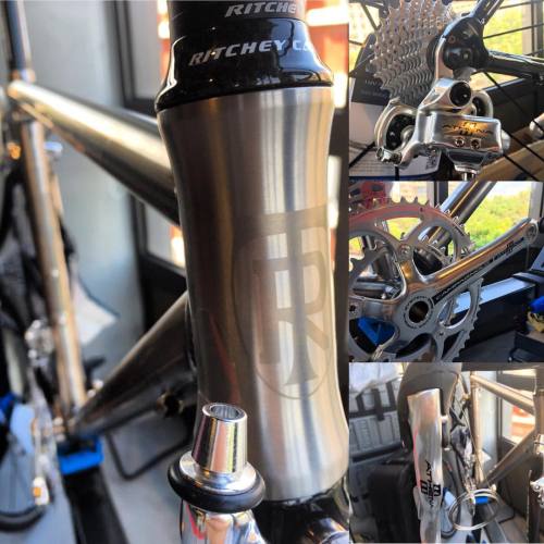 voyagertouring:  Ritchey Breakaway Titanium / Carbon + Campagnolo Athena 11sp + Campagnolo Shamal Ul