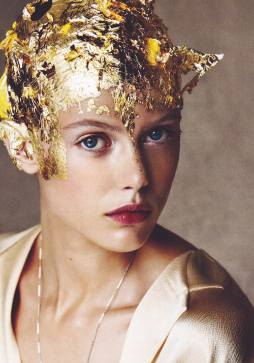  Frida Gustavsson / Vogue US Dec 2011 “That’s the Spirit” By Patrick Demarchelier 