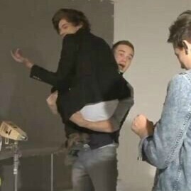 imabigfatidiot:  Liam   carrying people and koalas  