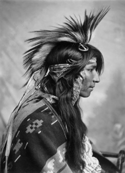 taboointernational:  Cree Native American