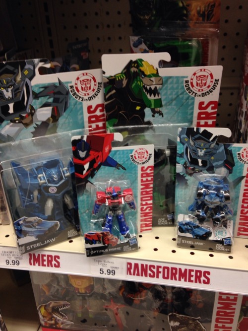 o-sakakakakaka:  eikuuhyo:  More RID toys at Toys R Us, wow!  >tfw no smoking hot robot wife  Yeah… I think Strongarm is going to be the hard one to find :(