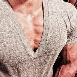 drwannabe:  Dat upper chest.