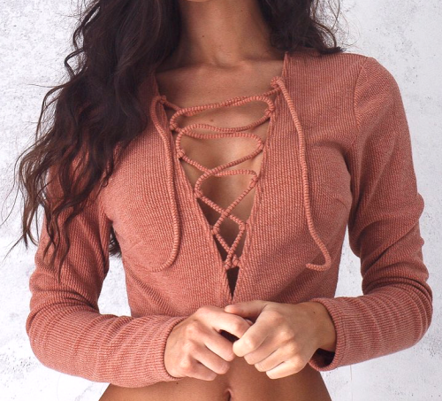 thestylexplorer:Lace up crop t-shirt &gt;&gt; 