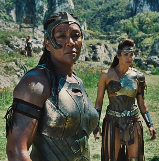 GUEST POST: 'Wonder Woman'—Armor vs. Underwear & Why It Matters - We So Nerdy