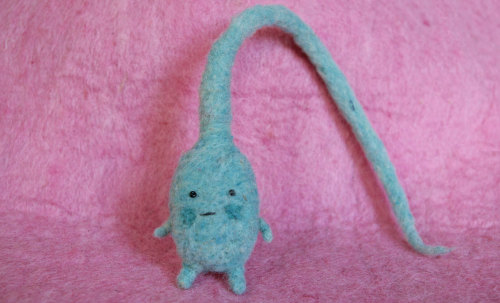 honeythistledesigns:  sosuperawesome:     Needle felting by FaitMainProduction on Etsy  • So Super Awesome is also on Facebook, Twitter and Pinterest •   These are beyond adorable O.OSeriously coveting that pair of kidneys… and that uterus!  
