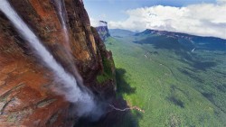 Salto Ángel - Angel Falls Http://Wallbase.cc/Wallpaper/1540539 Http://Wallbase.cc/Wallpaper/1734958