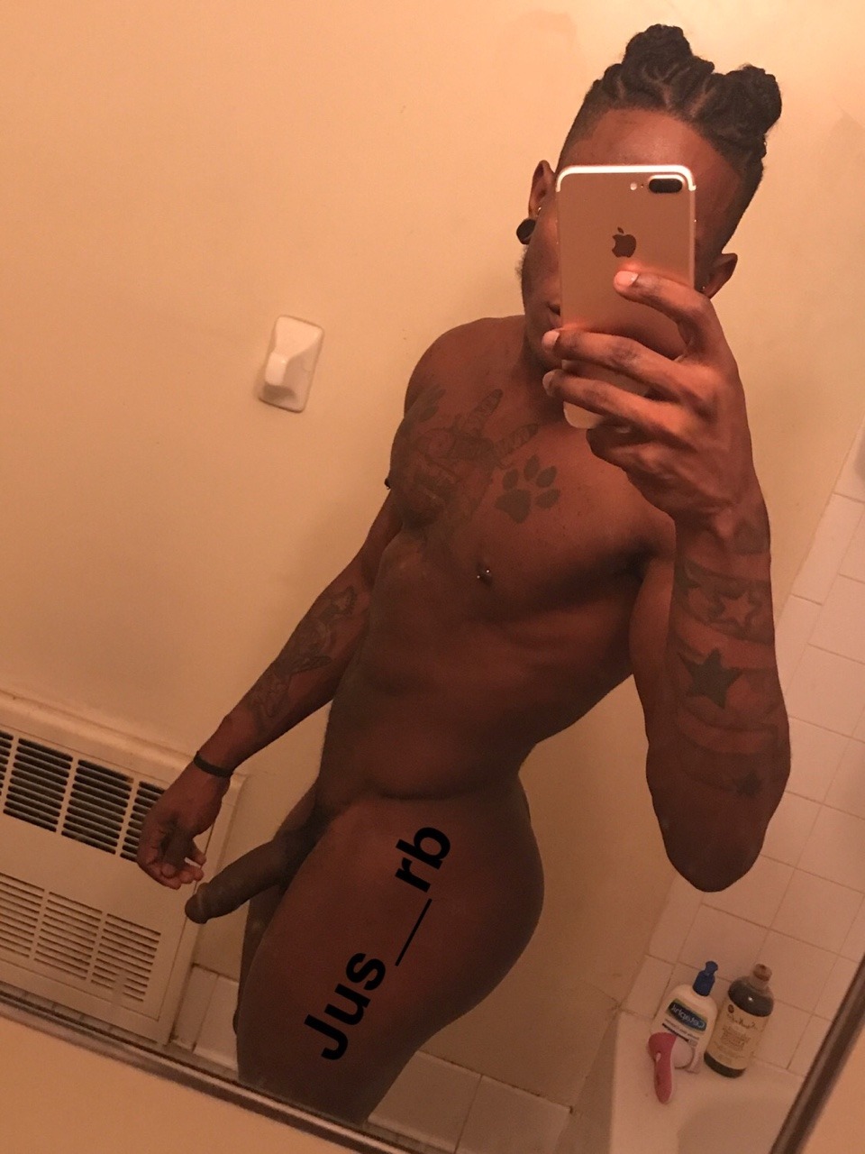 santanasfantasy:  Single Lil chocolate nigga with a taste for vanilla