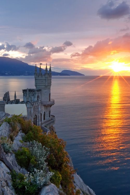 Places I want to see: The Swallow&rsquo;s Nest Castle in Crimea, Ukraine (by Sergey Shulga).