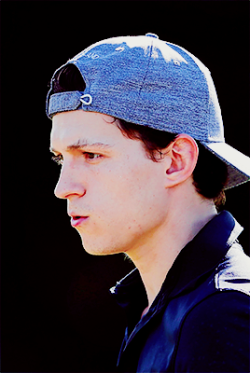 tomhollandnet: Tom Holland attending Sony Open in Hawaii | Jan 8