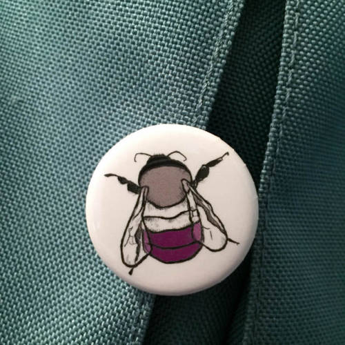 Asexual Bee Button // theartfulscientist