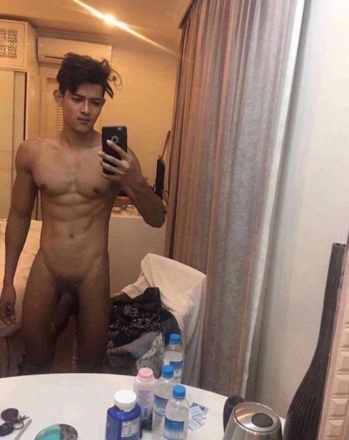 azamadnan0307:  penisbigcock:Mister Supranational Myanmar 2017  Wowwww