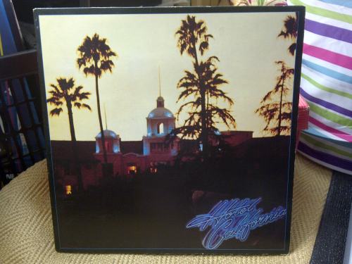 siam-cat:  Eagles - Hotel California (More here: http://fac-75.tumblr.com/tagged/vinyl) 