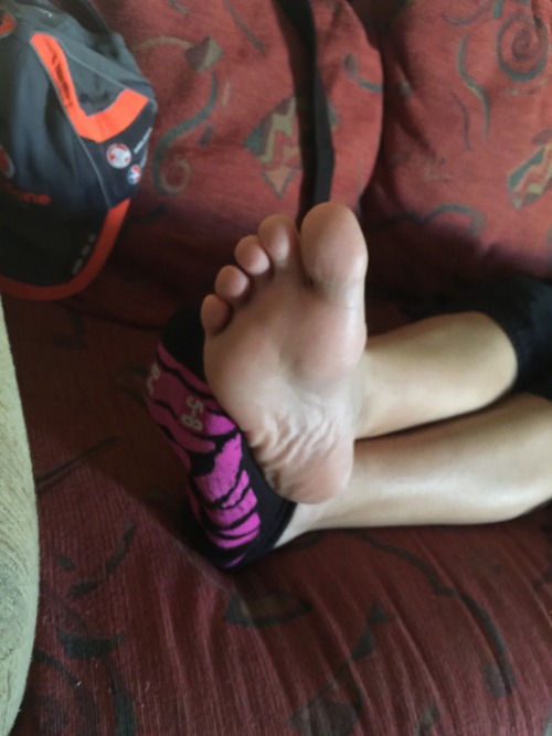 pussycummy:  My wife’s feet  If u want more like and share and more will be uploaded 🍻 we from Geraldton Western Australia  Love her toes