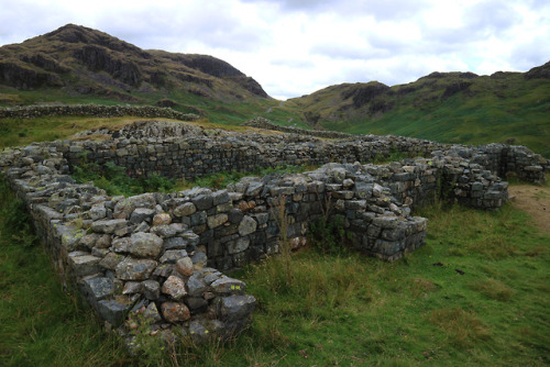 The Granaries and the Commander’s House, Hardknott Roman Fort, Cumbria, 31.7.18.The granaries in thi