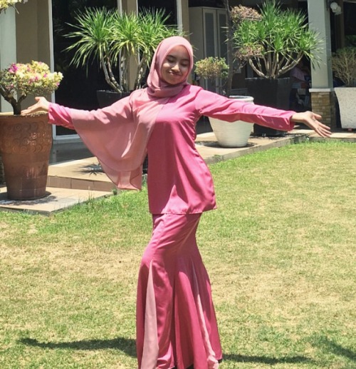 mairaaamyraa:  Pinky eid..