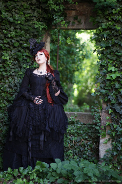 victorian-goth:  Victorian goth  http://victorian-goth.tumblr.com/