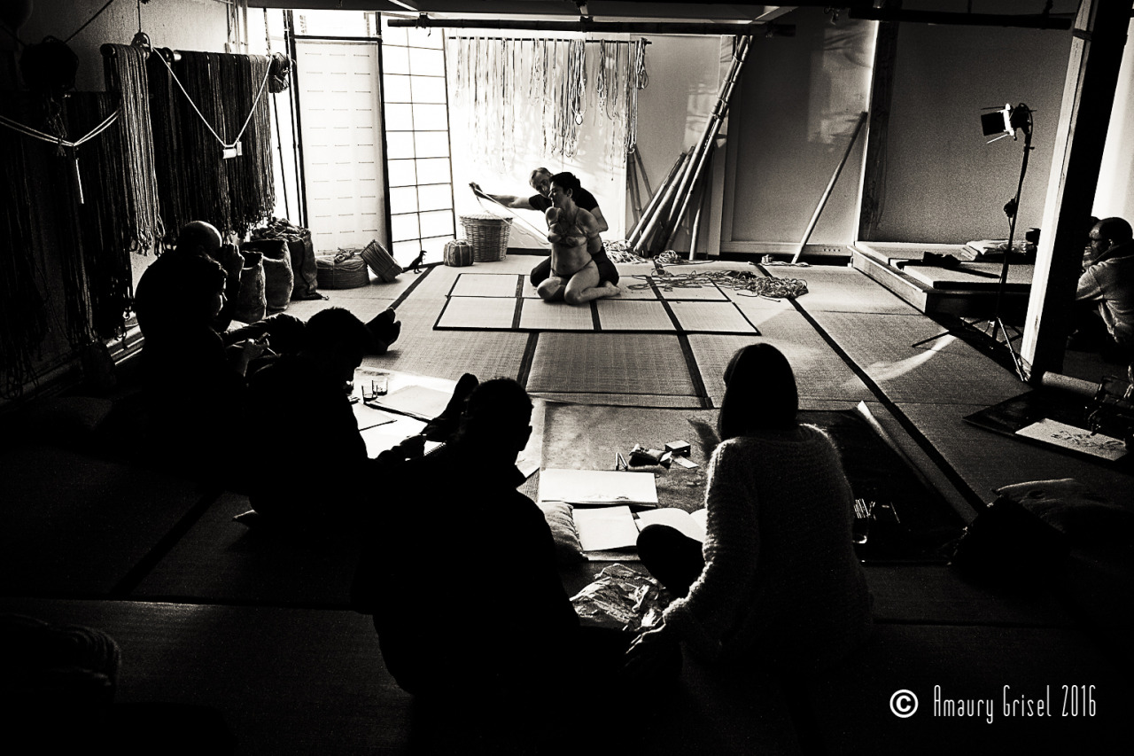 amaury-grisel-shibari:  Avalon &amp; miaoumi performing for the photo-workshop