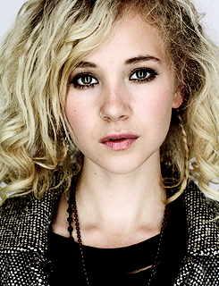 joe-keery-deactivated20201201:  6-9/50 photos of Juno Temple [x] 
