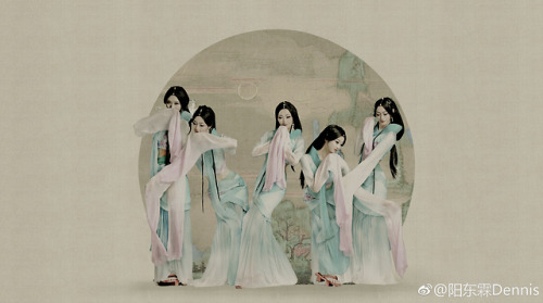 Dance costume designed by Yang Donglin for dance drama “Confucius”