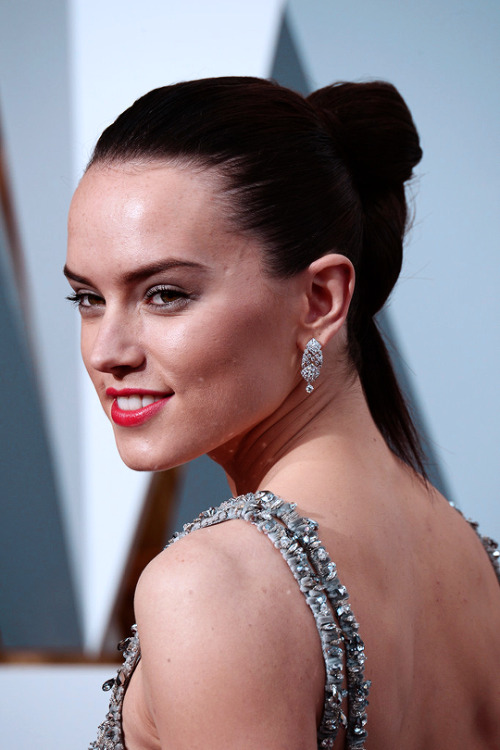 patrickjohnflueger:Actress Daisy Ridley attends the 88th Annual Academy Awards at Hollywood & Hi