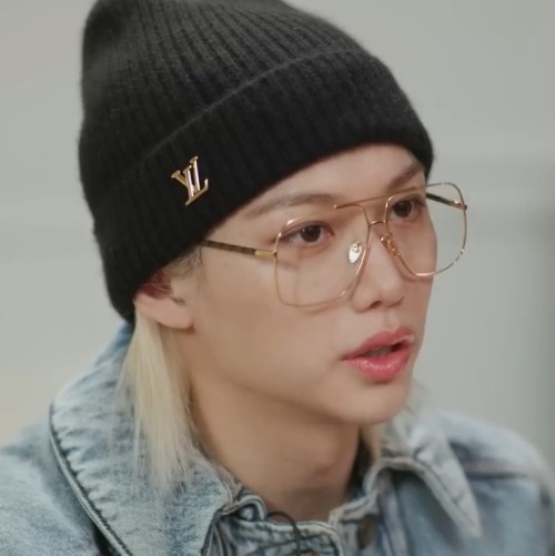 Lee Felix Lose My Breath Intro Icons.