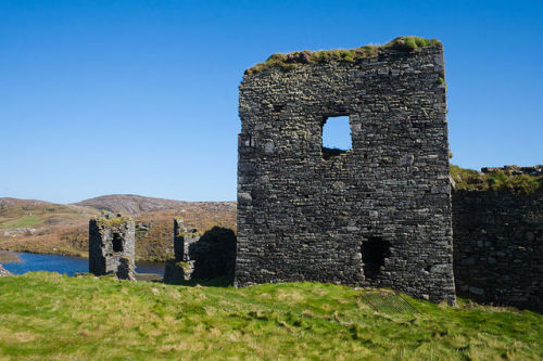 Dunlough Castle, County Cork, IrelandDunlough Castle (aka Three Castles) sits on top of the cliffs a