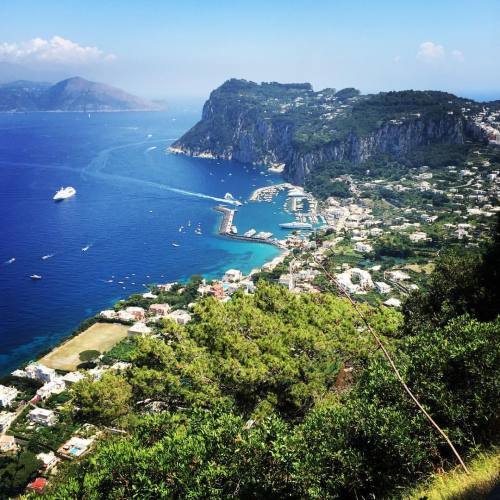 Capri - #luxury #luxurytravel #travel #cntraveler #bestdestinations (à Isle Of Capri, Italy)