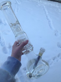 universal-stoner:  I finally cleaned my bong