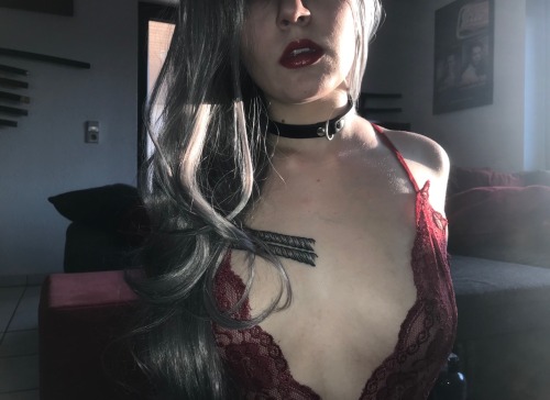 mariehardon:  Marie Hardon 🖤
