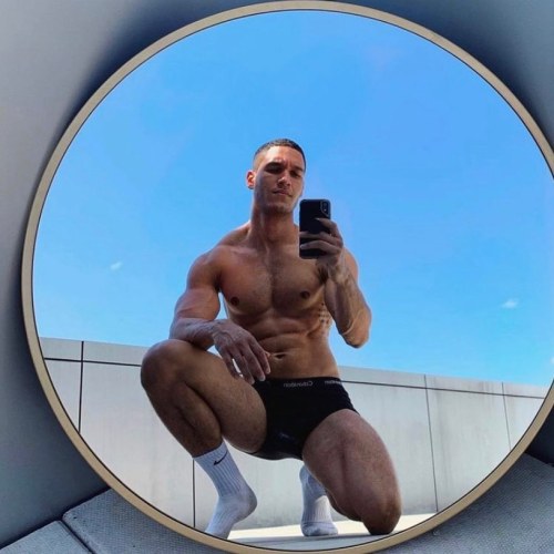 Mirror mirror….SEE MORE HOT GUYS HERE 