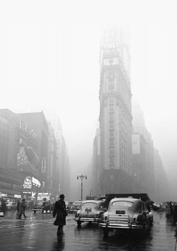 wehadfacesthen: Times Square on a rainy day,